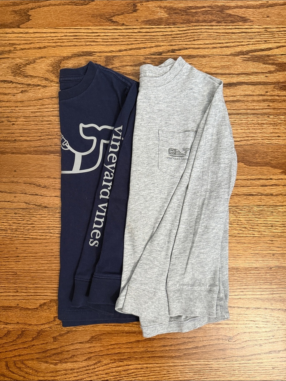 Set of 2 Vineyard Vines Kids Long Sleeve Tees in Navy & Light Gray (5)